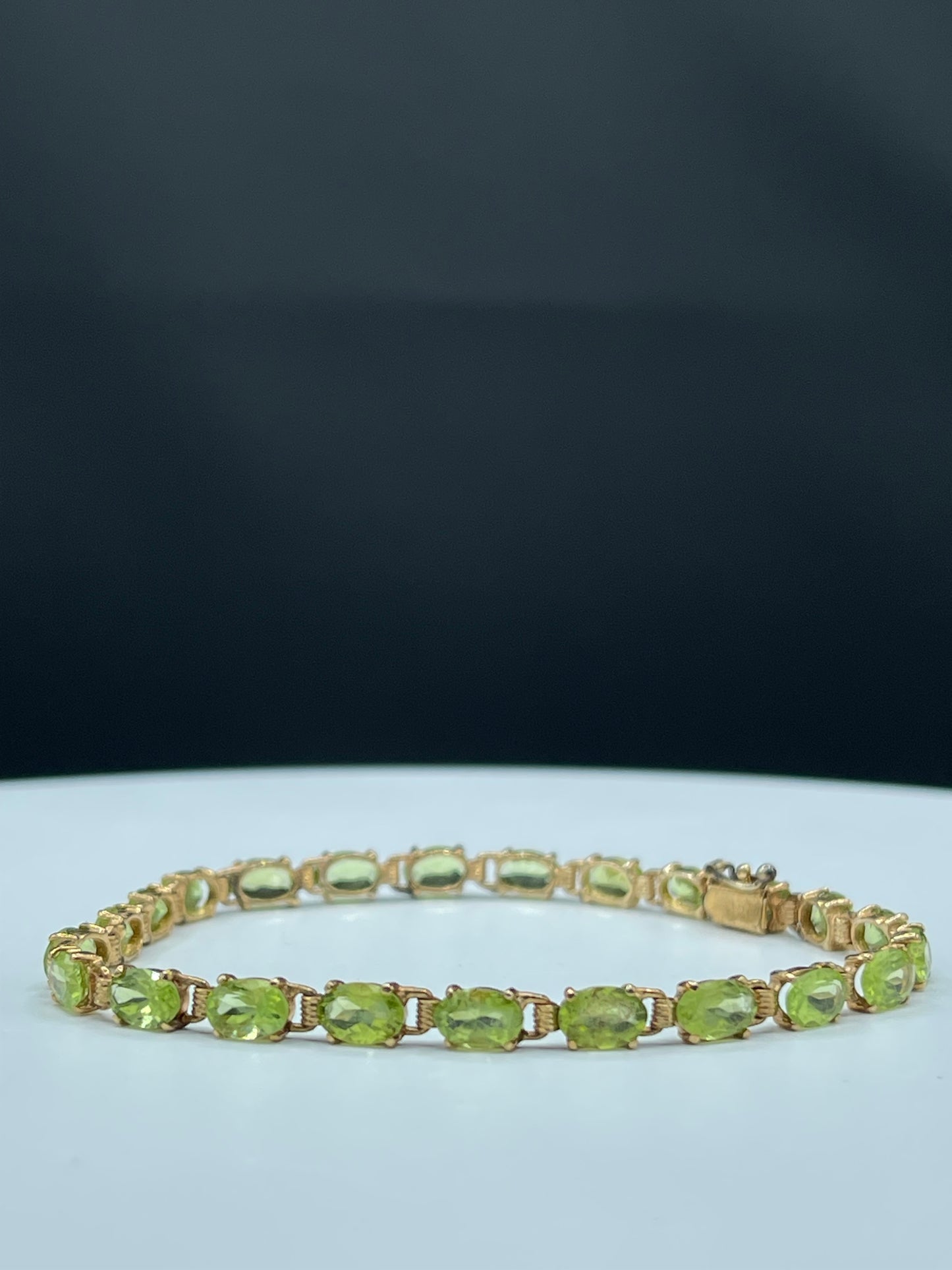 13.80 Carat Natural Peridot 14k Yellow Gold Tennis Bracelet