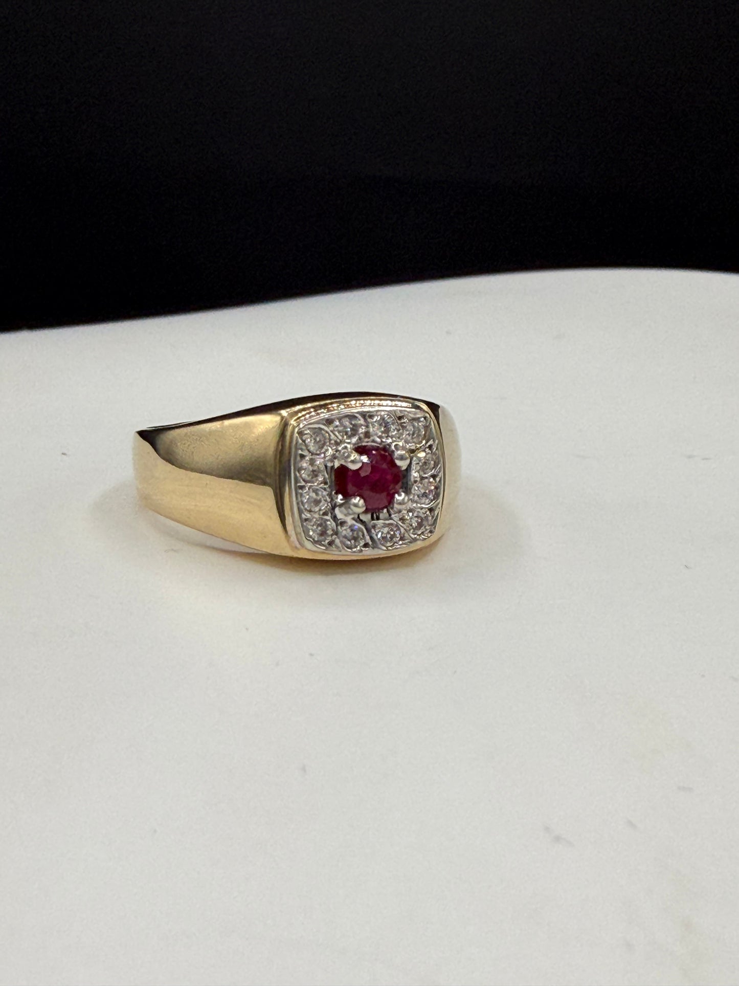Vintage Men’s Natural Ruby & Diamond 14k Yellow Gold Ring (Size 9.5)