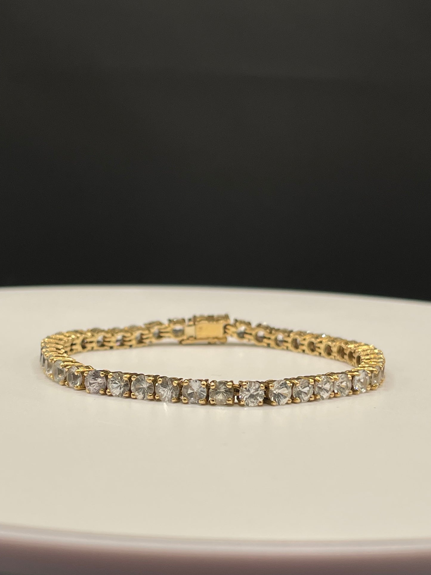 14.23 Carat Natural White Sapphire 14k Yellow Gold Tennis Bracelet