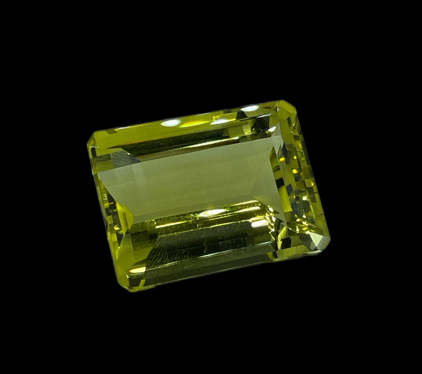 77.04 Carat Natural Ouro Verde Quartz Emerald Cut Loose Gemstone (30.8 x 22.2 x 14.5 MM)