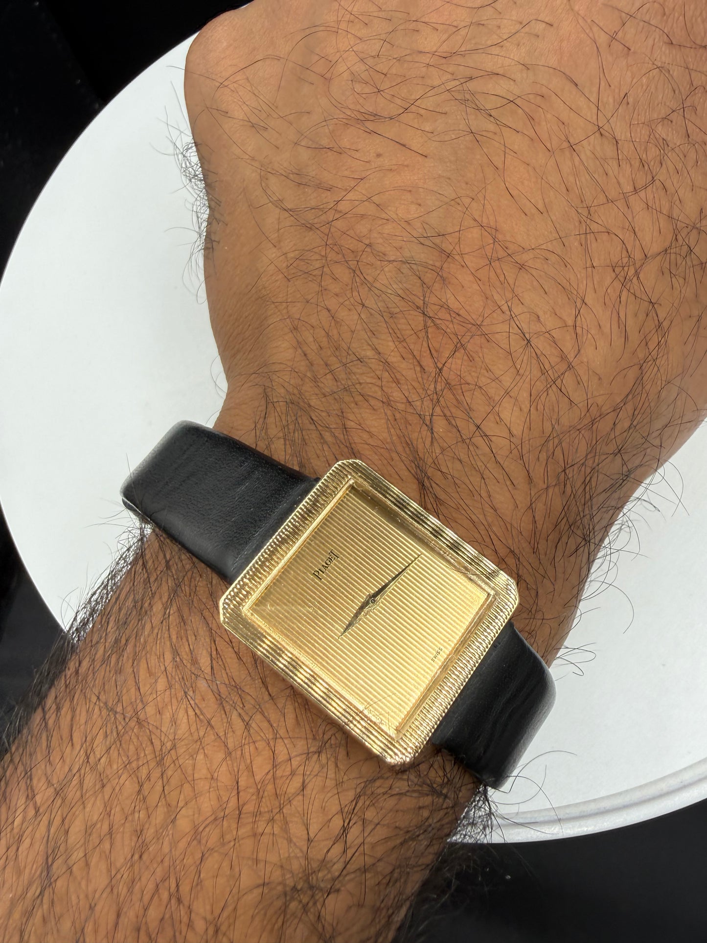 Piaget Protocole 9154 18k Yellow Gold 25mm x 28mm Pinstripe Dial