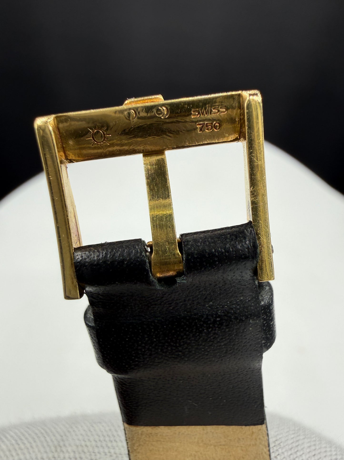 Piaget Protocole 9154 18k Yellow Gold 25mm x 28mm Pinstripe Dial