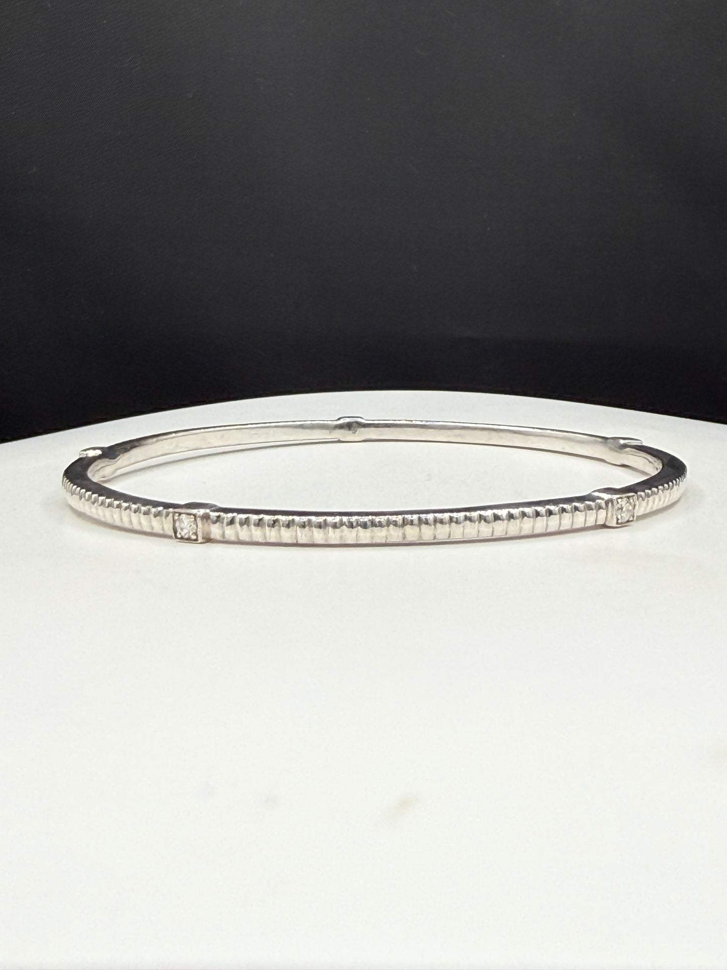 Vintage Solid Sterling Silver & Natural Diamond Ribbed Bangle | 0.25 CTW