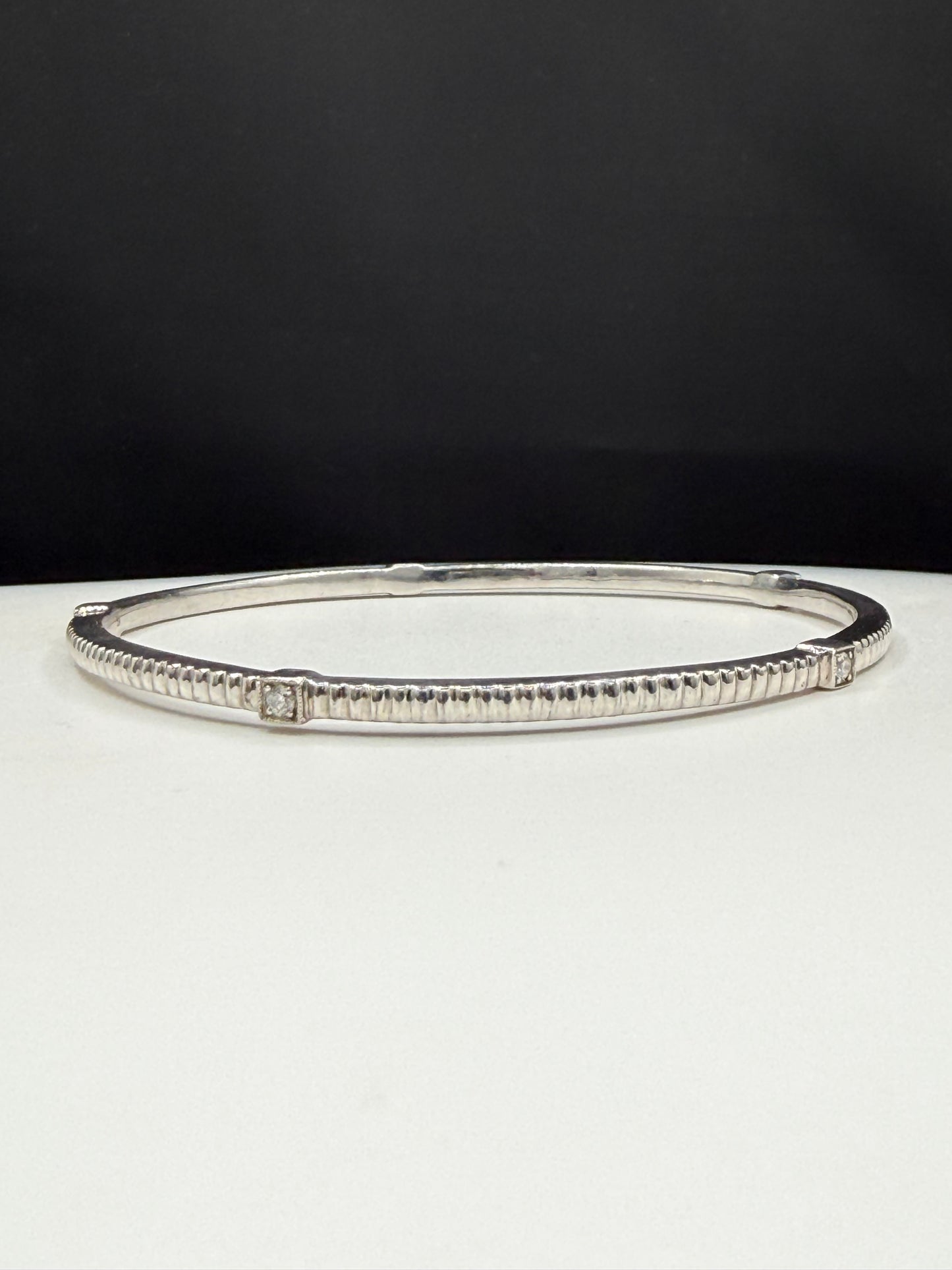 Vintage Solid Sterling Silver & Natural Diamond Ribbed Bangle | 0.25 CTW
