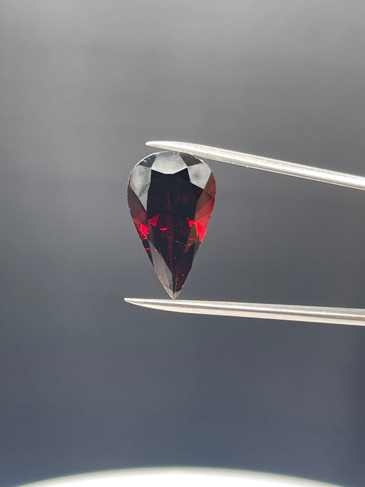 13.27 Carat Natural Garnet Pear Cut Loose Gemstone (21.2 x 12.6 x 8.0 MM)