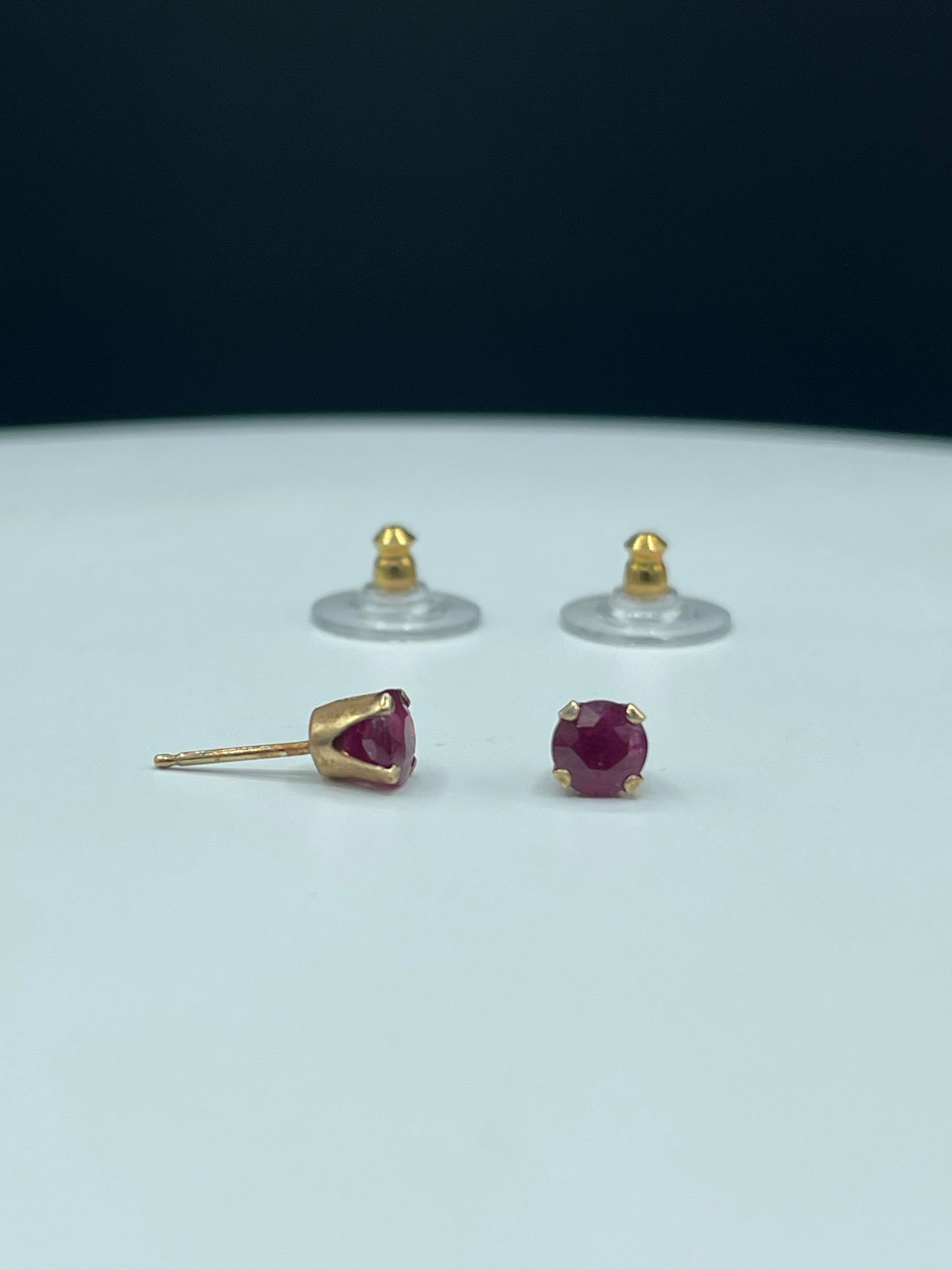 1.65 Carat Natural Ruby 14k Yellow Gold Stud Earrings