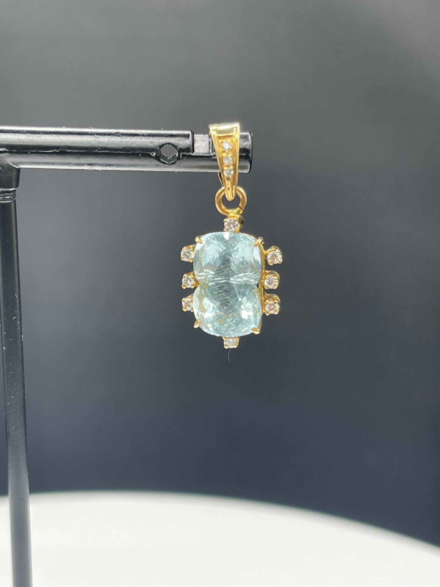 Elegant 5.43 CT Natural Aquamarine & Diamond 18K Yellow Gold Pendant