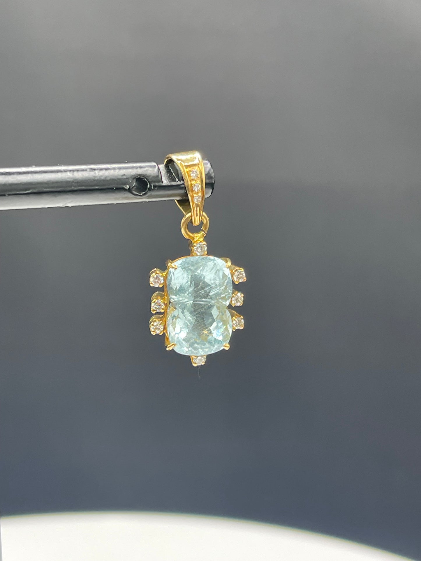 Elegant 5.43 CT Natural Aquamarine & Diamond 18K Yellow Gold Pendant