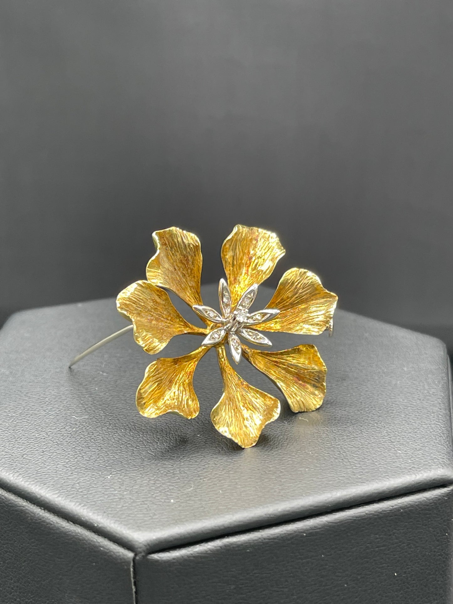 Vintage UnoAErre 18K Solid Gold & Diamond Flower Brooch