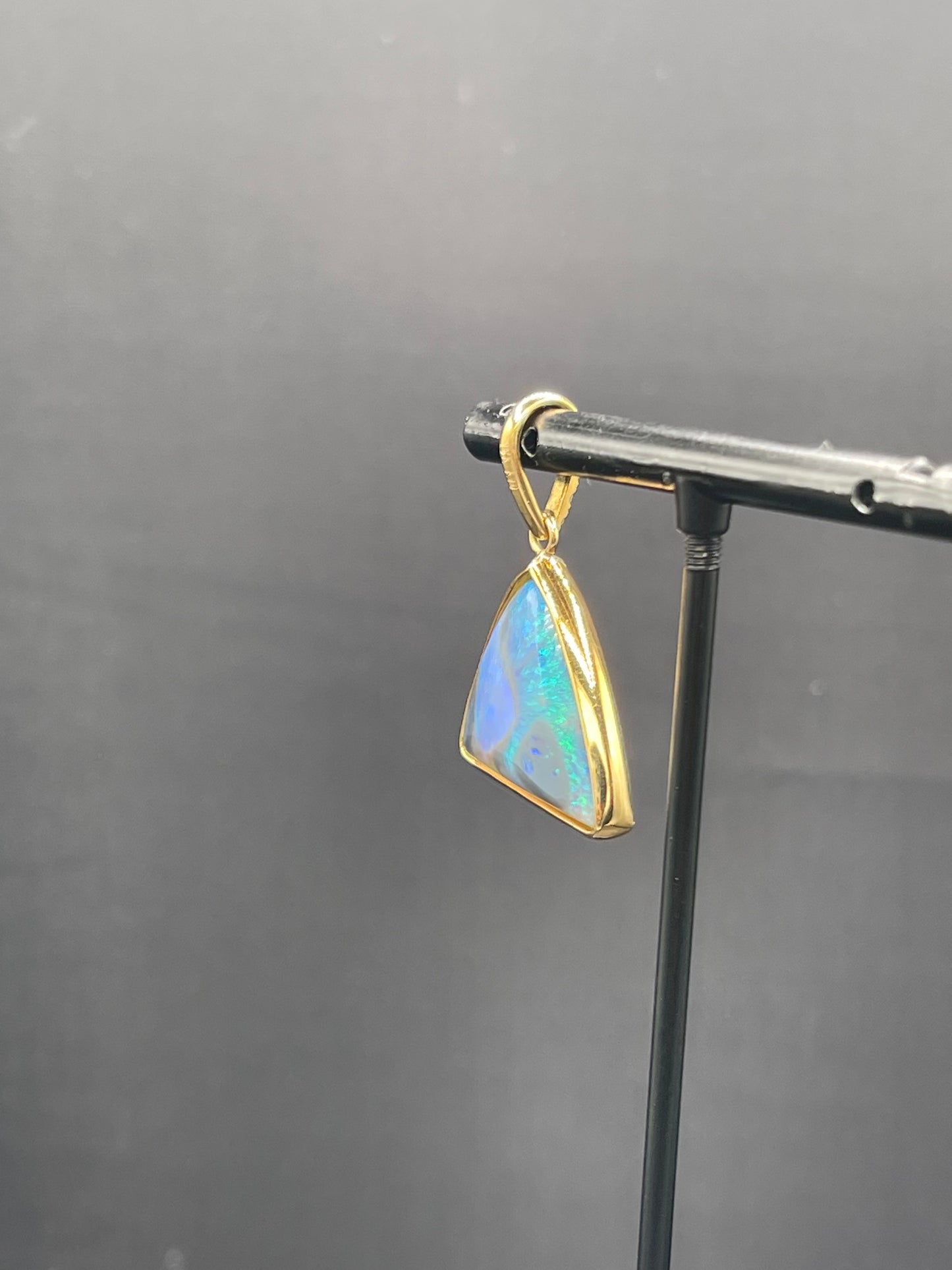 19.50 Carat Natural Lightning Ridge Black Opal & Diamond 18k Yellow Gold Pendent