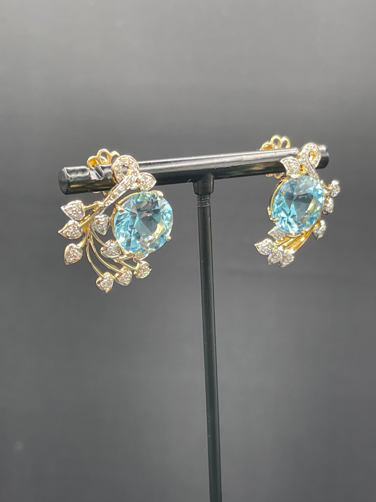 15.90 Carat Swiss Blue Topaz & Diamond 18k Yellow Gold Screw Back Earrings