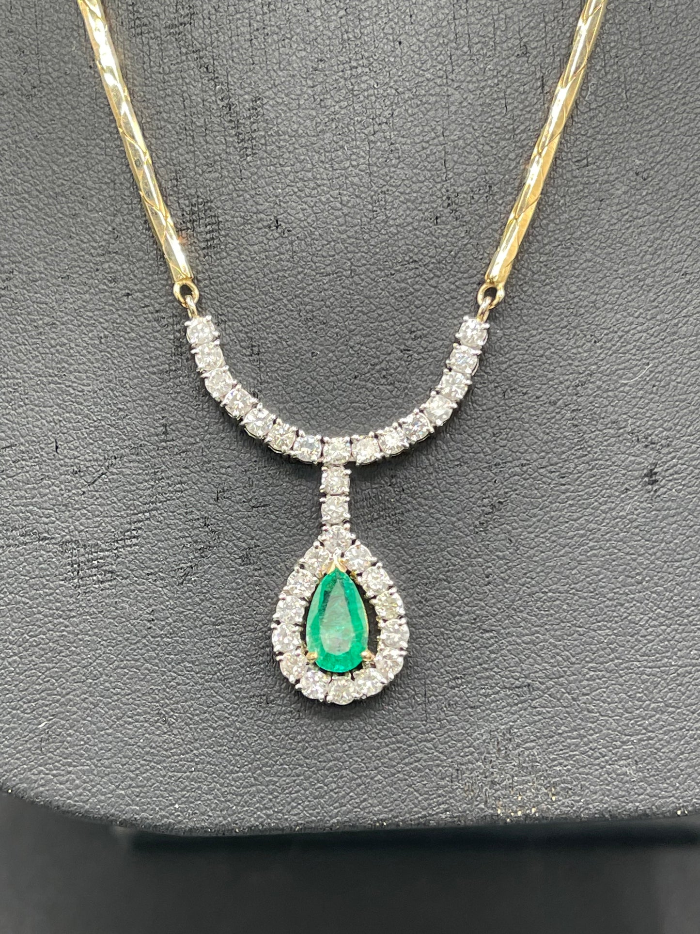 4.25 Carat Natural Colombian Emerald & Diamond 14k Gold Necklace