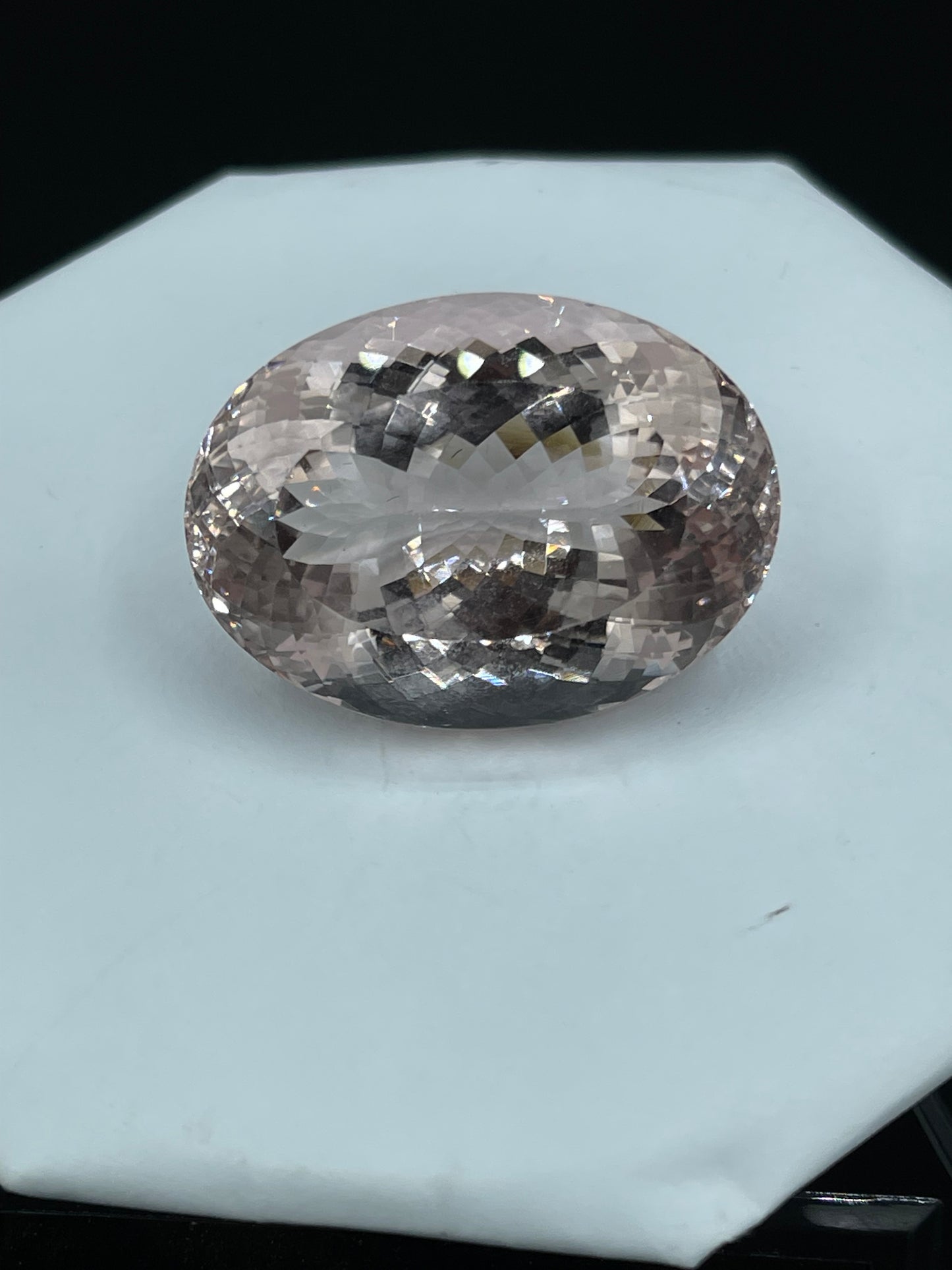 109.5 Carat Top Quality Flawless Natural Morganite Oval Cut Loose Gemstone (36.68 x 26.67 x 18.56 MM)