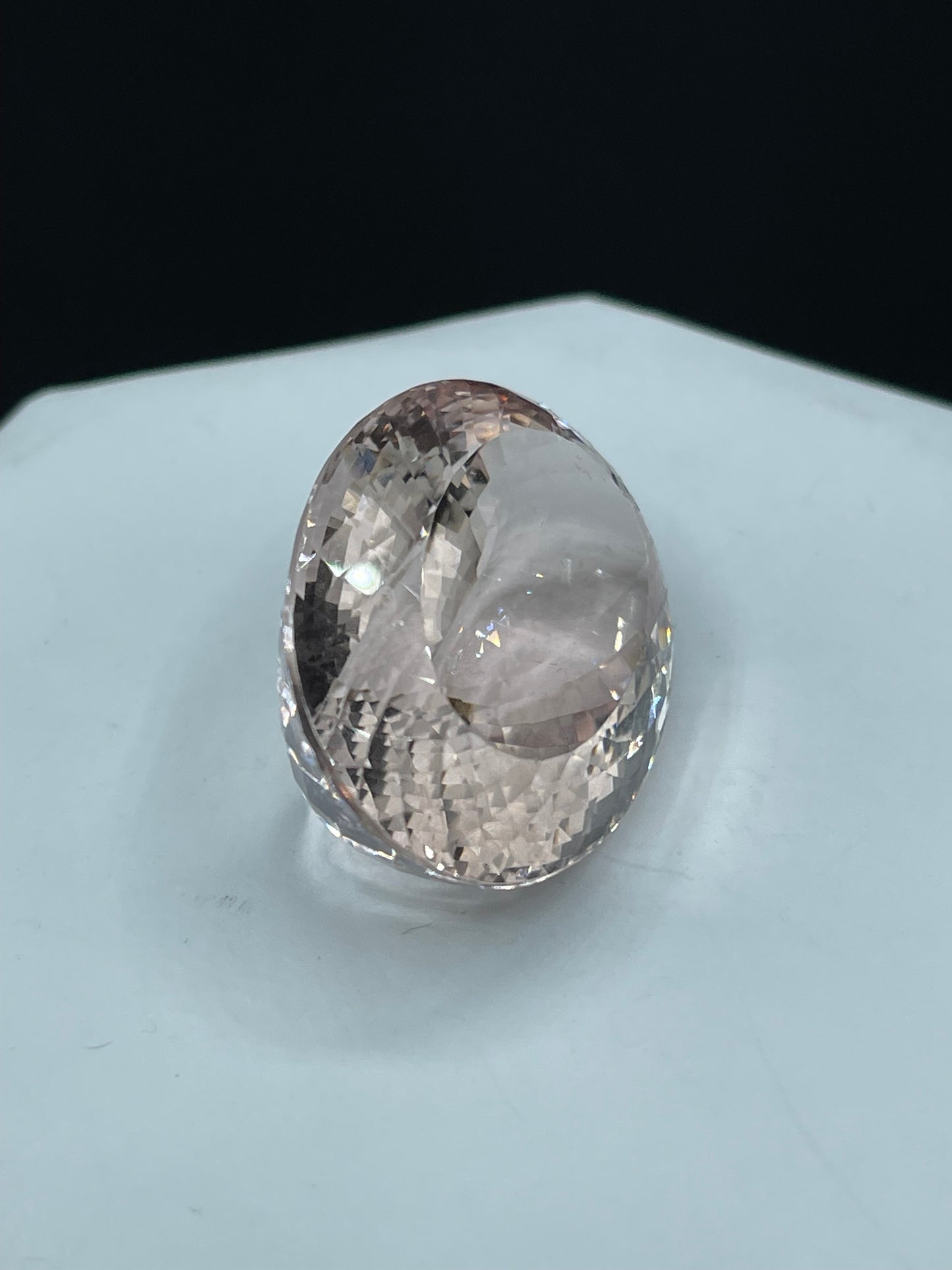 109.5 Carat Top Quality Flawless Natural Morganite Oval Cut Loose Gemstone (36.68 x 26.67 x 18.56 MM)