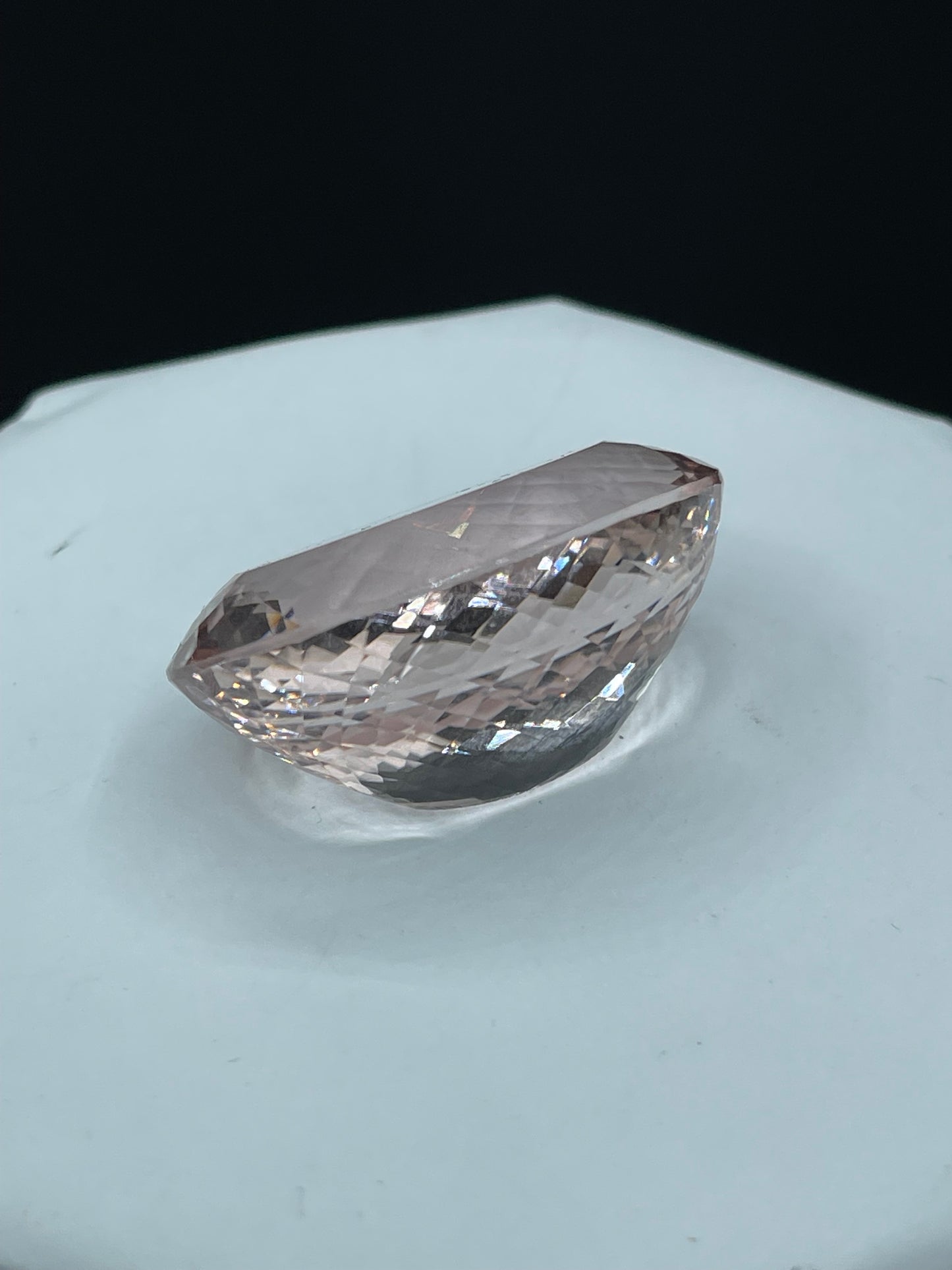 109.5 Carat Top Quality Flawless Natural Morganite Oval Cut Loose Gemstone (36.68 x 26.67 x 18.56 MM)