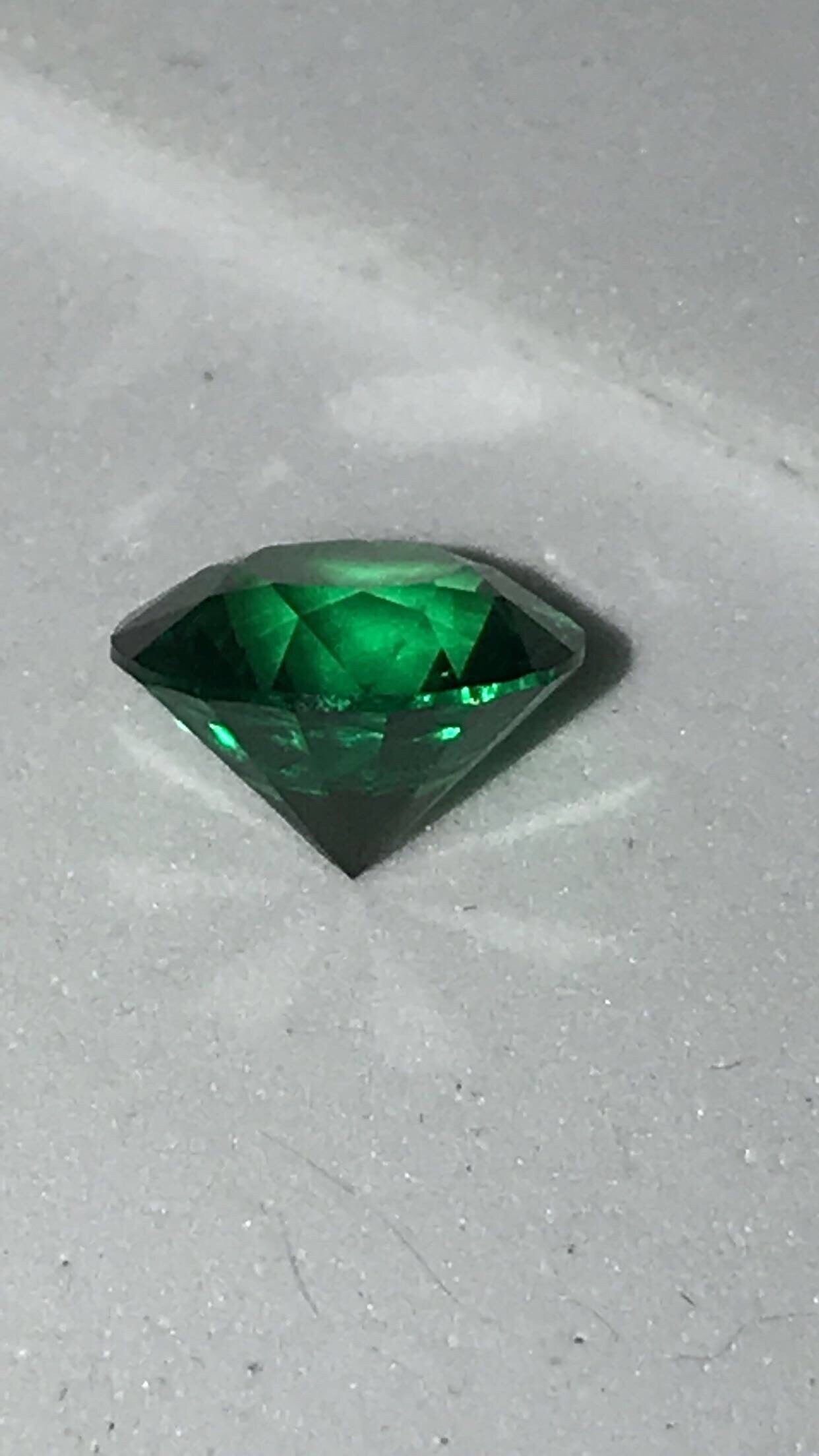 Tsavorite Green YAG 8-10 mm Round Brilliant Minimum 2.50 Carat Flawless Gem