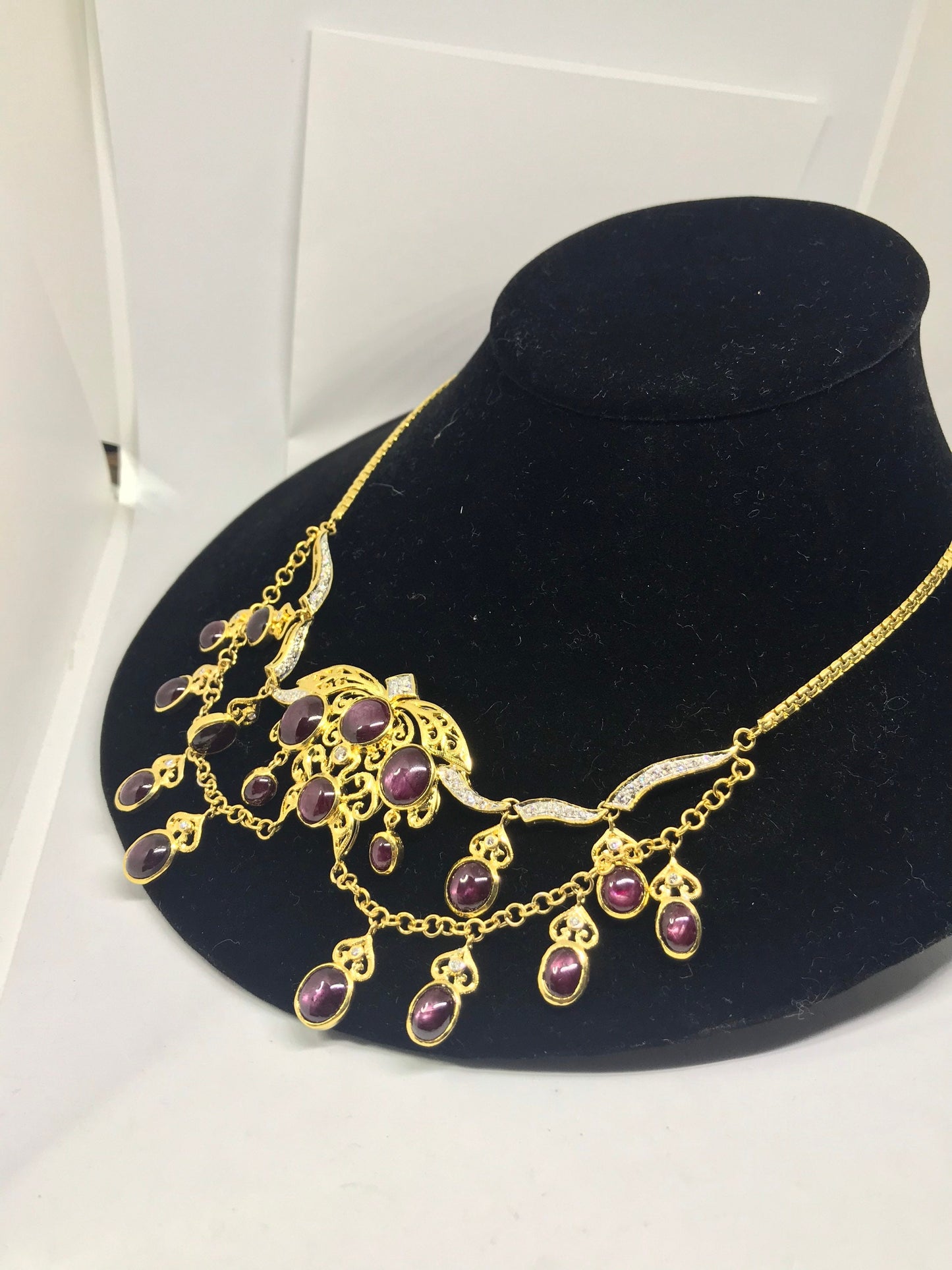 18K Star Ruby And Diamond Handmade Necklace (100 Carats +)