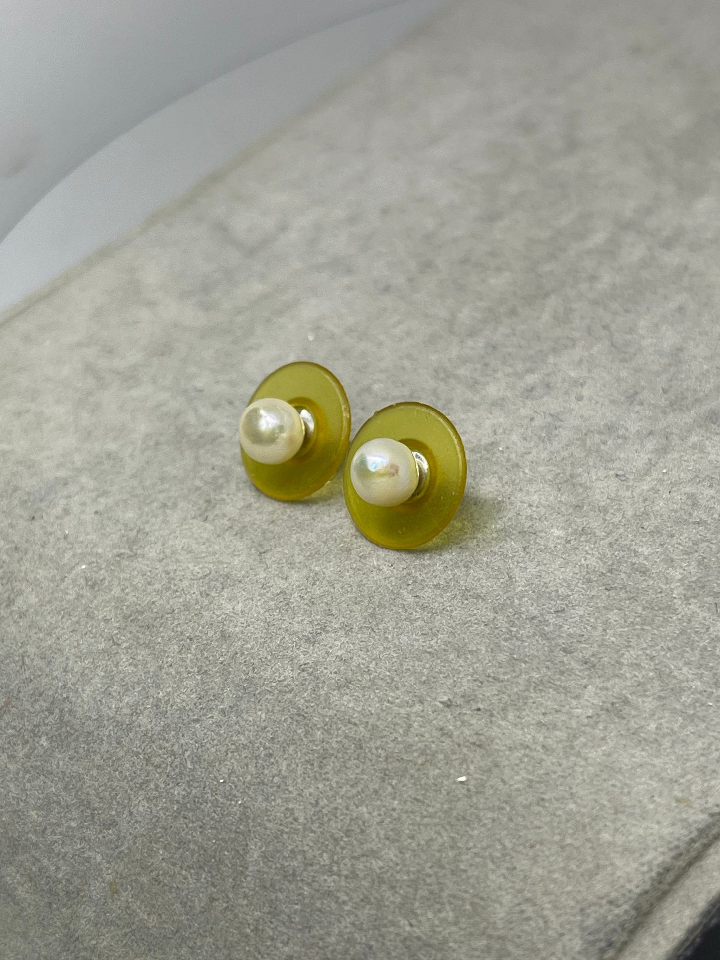 6 MM Natural Freshwater Pearl 14k Yellow Gold Stud Earrings