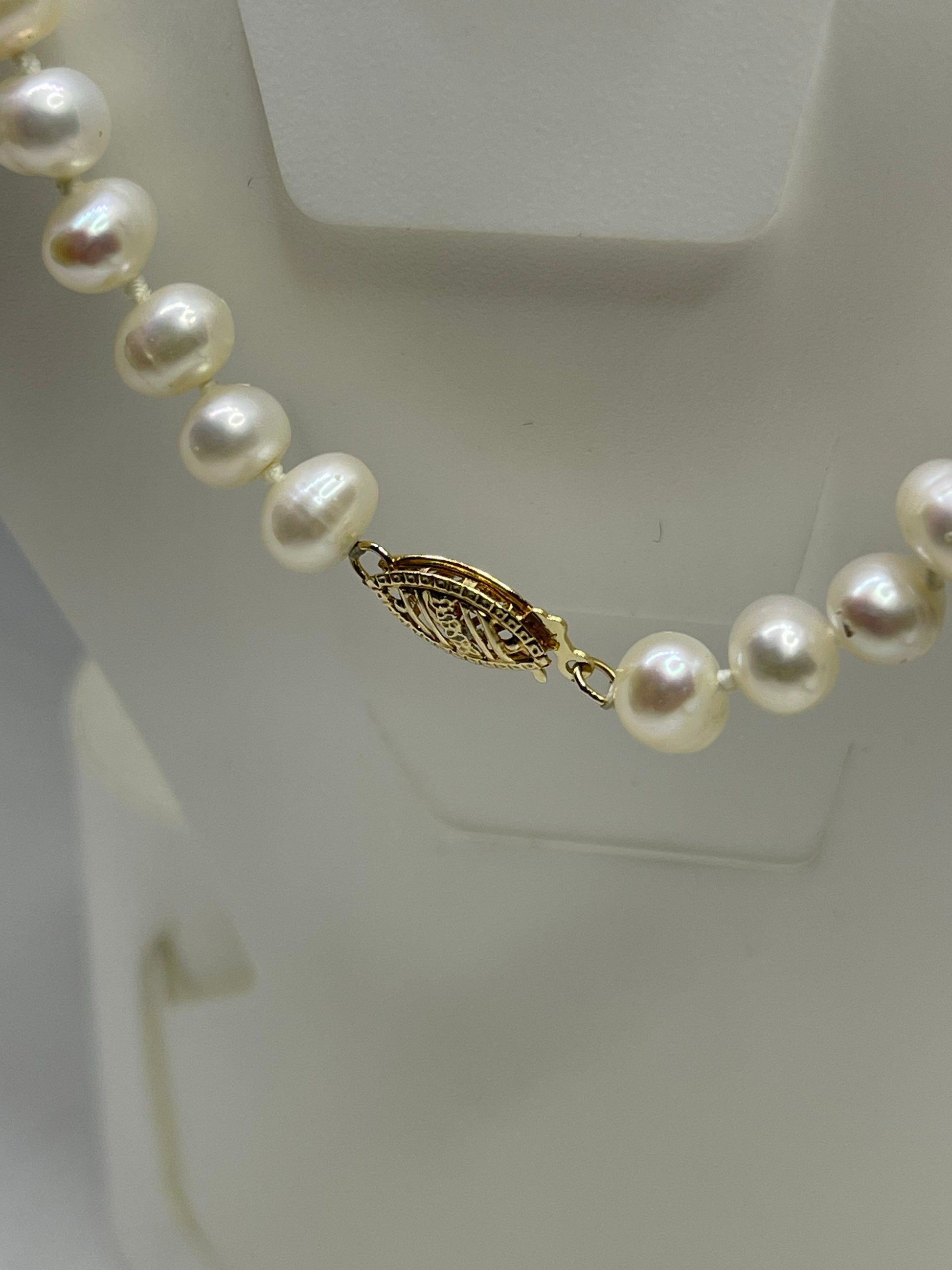 14K Yellow Gold Freshwater Cultured Pearl Fish Clasp Bracelet (6-7 mm)