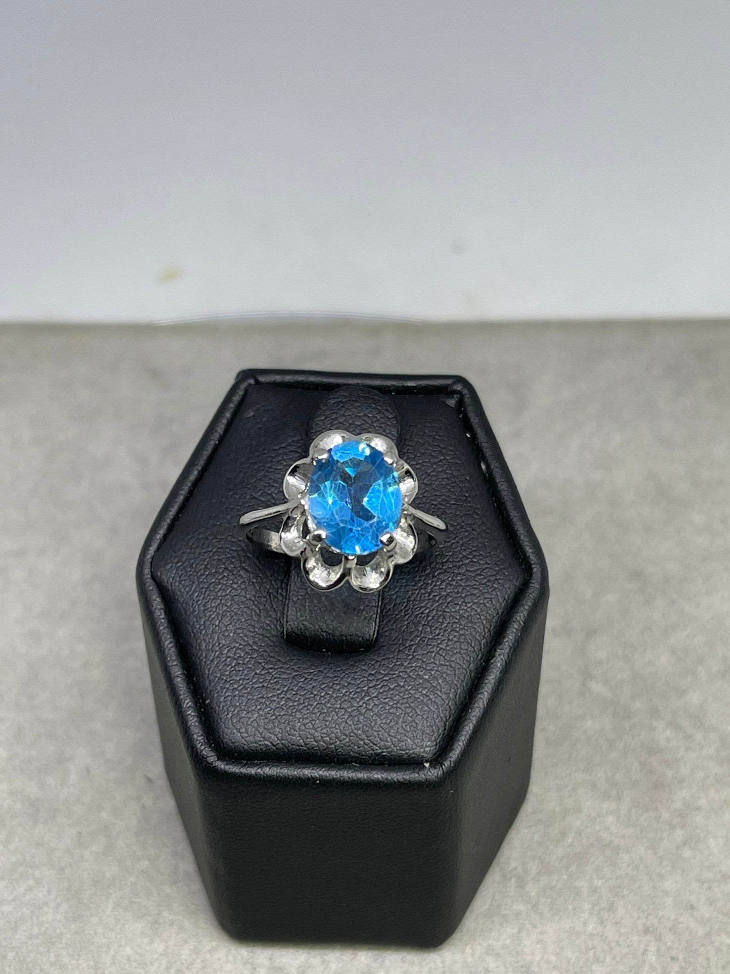 Blue Topaz Floral Sterling Silver Ring (Size 6.25)