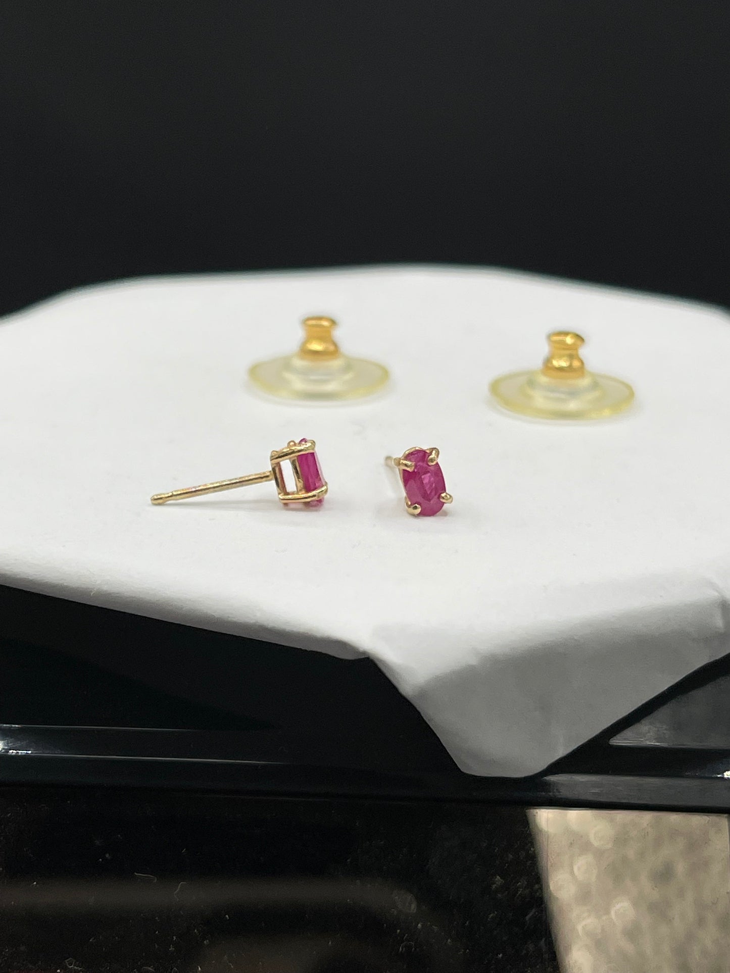 0.66 Carat Natural Ruby 14K Yellow Gold Stud Earrings