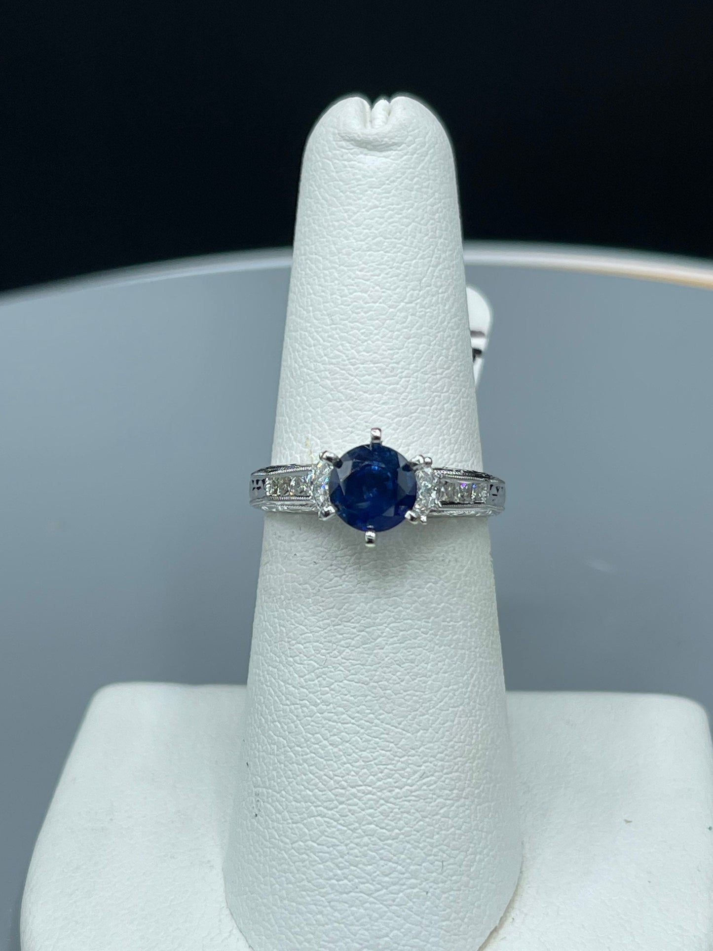 1.57 Carat Natural Sapphire And Diamond 18k White Gold Engagement Ring (Size 6.25)