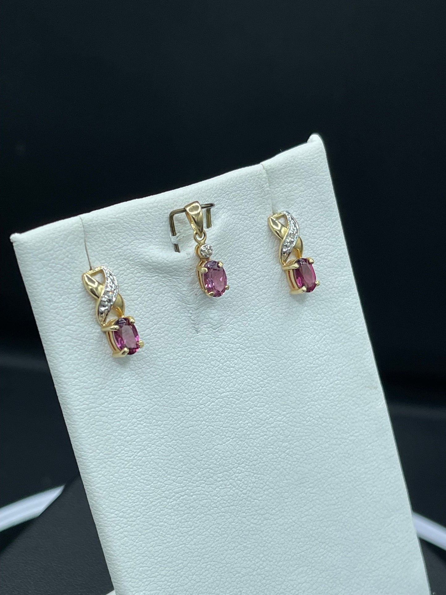 Rhodolite Grape Garnet Diamond 14K Gold Earring and Pendant Set